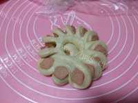自制香肠面包卷做法图解13)