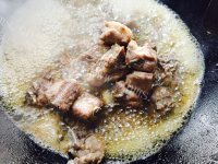 美味营养的糖醋小排做法图解4)