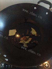珍馐美味的秘制熏鱼做法图解3)