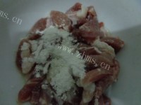 玉盘珍馐的肉丝炒蒜苔的做法图解三
