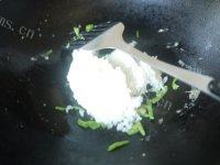 青椒蛋炒饭自制做法图解7)