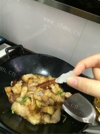 家常菜红烧五花肉做法图解7)