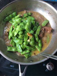 家常菜排骨炖豆角做法图解9)