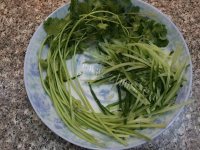 美味的凉拌芥末木耳做法图解2)