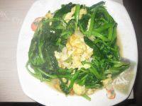 鸡蛋炒菠菜自制