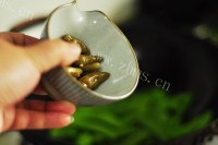美味的鱼香豆荚做法图解9)