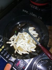 家常菜韭菜炒香干做法图解3)