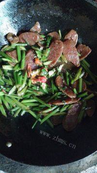 自制腊肠炒芹菜