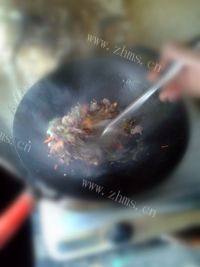 口感极佳的干豆角炒肉做法图解6)