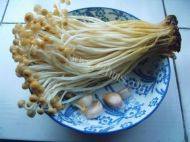 「绿色食物」凉拌金针菇做法图解1)