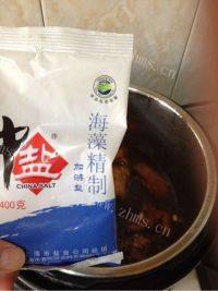 美味的黄豆烧猪蹄做法图解15)