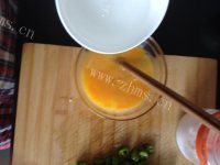 家常菜青椒鸡蛋做法图解3)
