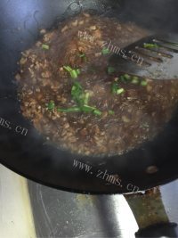 热腾腾的肉末粉丝做法图解11)