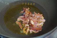 家常菜茶树菇炒肉做法图解3)