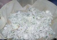 香气逼人的粉蒸芹菜叶做法图解7)