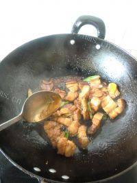 家常菜红酒五花肉做法图解8)