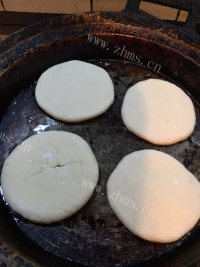 美味黄金土豆馅饼做法图解6)