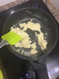 自制炼乳棉花蛋糕做法图解2)