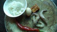美味的虾仁鸡蛋炒饭做法图解1)