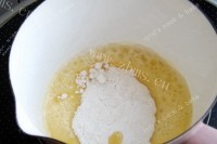 美味的咖喱鸡肉乳酪焗饭做法图解3)