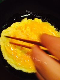 美味的鸡蛋打卤面做法图解4)