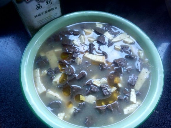 色香味俱全的鸭血豆腐汤