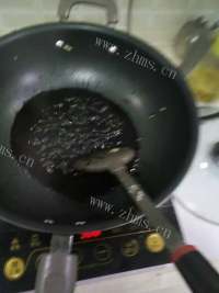 美味的东北家常版京酱肉丝做法图解4)