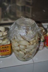 「美味可口」腊八蒜做法图解7)