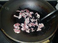 家常菜茭白青椒炒肉丝做法图解3)