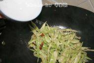 家常菜辣炒四季豆做法图解5)
