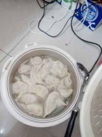 自己做的香菇猪肉饺子