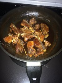 美味的柠香排骨做法图解7)