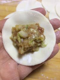 白菜猪肉水饺做法图解5)