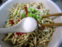 家常菜凉拌鱼腥草做法图解4)