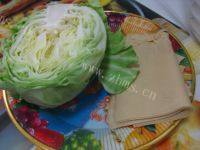 家常菜洋白菜炒豆片做法图解1)