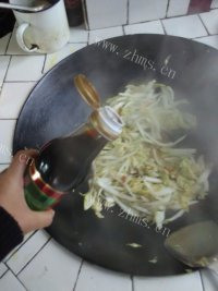家常菜酸辣大白菜做法图解3)