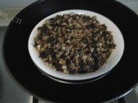 肉末雪菜炖豆腐做法图解8)