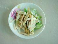 家常菜蒜薹炒肉做法图解3)