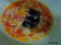 美味的番茄紫菜蛋花汤做法图解7)