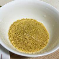 美味早餐小米鲜虾粥做法图解2)
