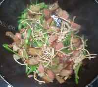 家常菜折耳根炒腊肉