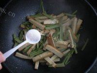 常吃不腻的芹菜炒香干的做法图解八