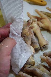 美味的虎皮凤爪做法图解3)