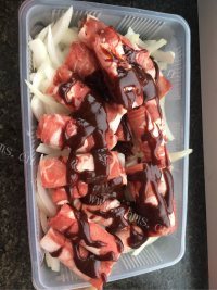 特色铁板牛肉土豆片做法图解2)
