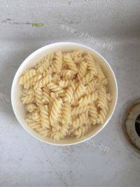 美味的黑椒牛柳意面做法图解4)
