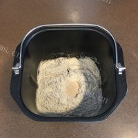 美味的花生蔓越莓全麦软欧做法图解2)