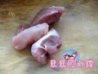 家常菜蒜黄炒肉做法图解3)