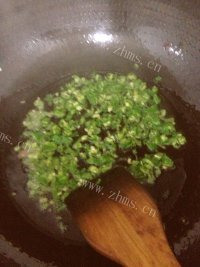 色泽鲜亮的酸辣土豆丝做法图解3)