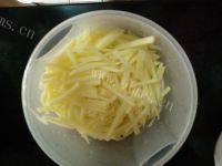 「DIY美食」青椒土豆丝做法图解4)