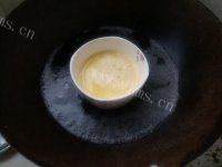 「念念不忘」虾仁蛋羹做法图解5)